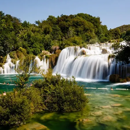 House Апартаменты *