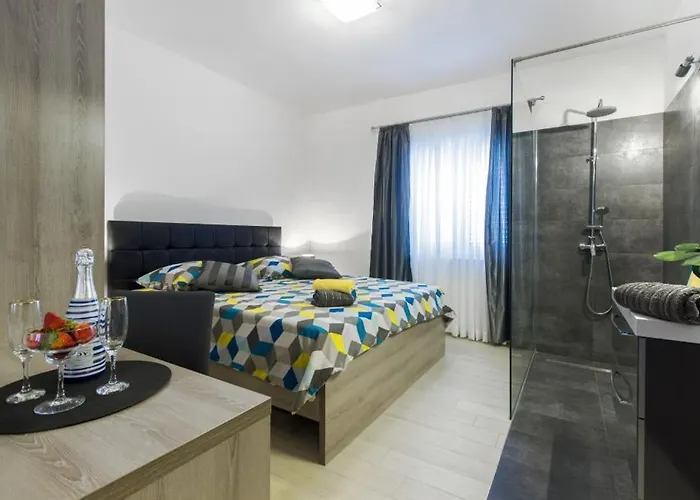 House Апартаменты *