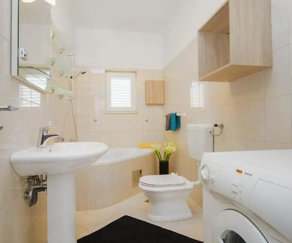 House Гребастика