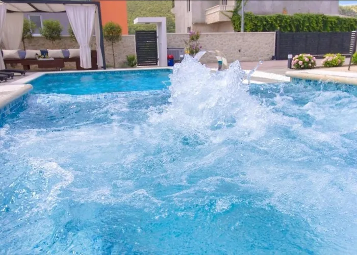 House Гребастика